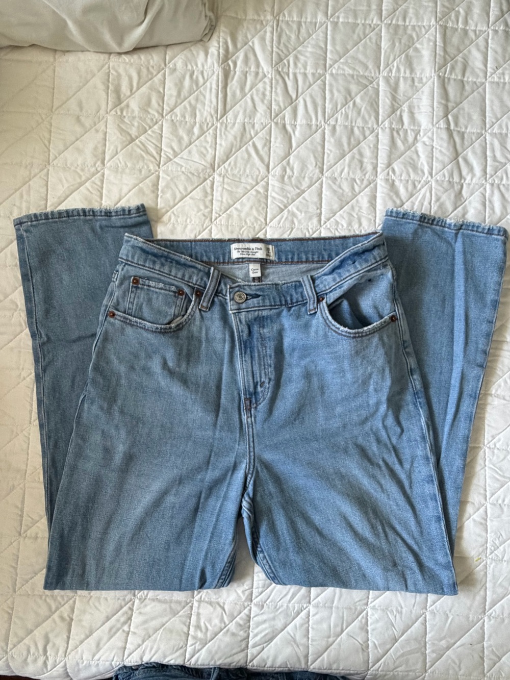 Abercrombie Medium Wash Denim Jeans 90s Slim Straight Ultra High Rise Size 8 XS